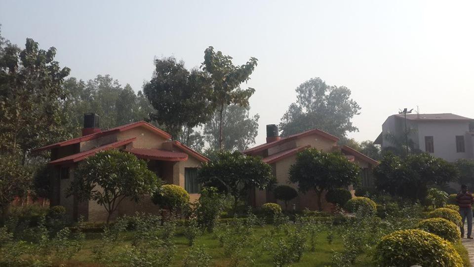 Kajipuria Resort Gajraula Bagian luar foto
